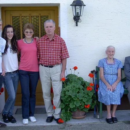 Çiftlik konaklama Urlaub Am Bauernhof Wenigeder - Familie Klopf *