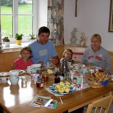 Urlaub Am Bauernhof Wenigeder - Familie Klopf Farmház *