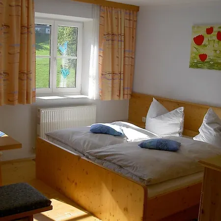 Çiftlik konaklama Urlaub Am Bauernhof Wenigeder - Familie Klopf *